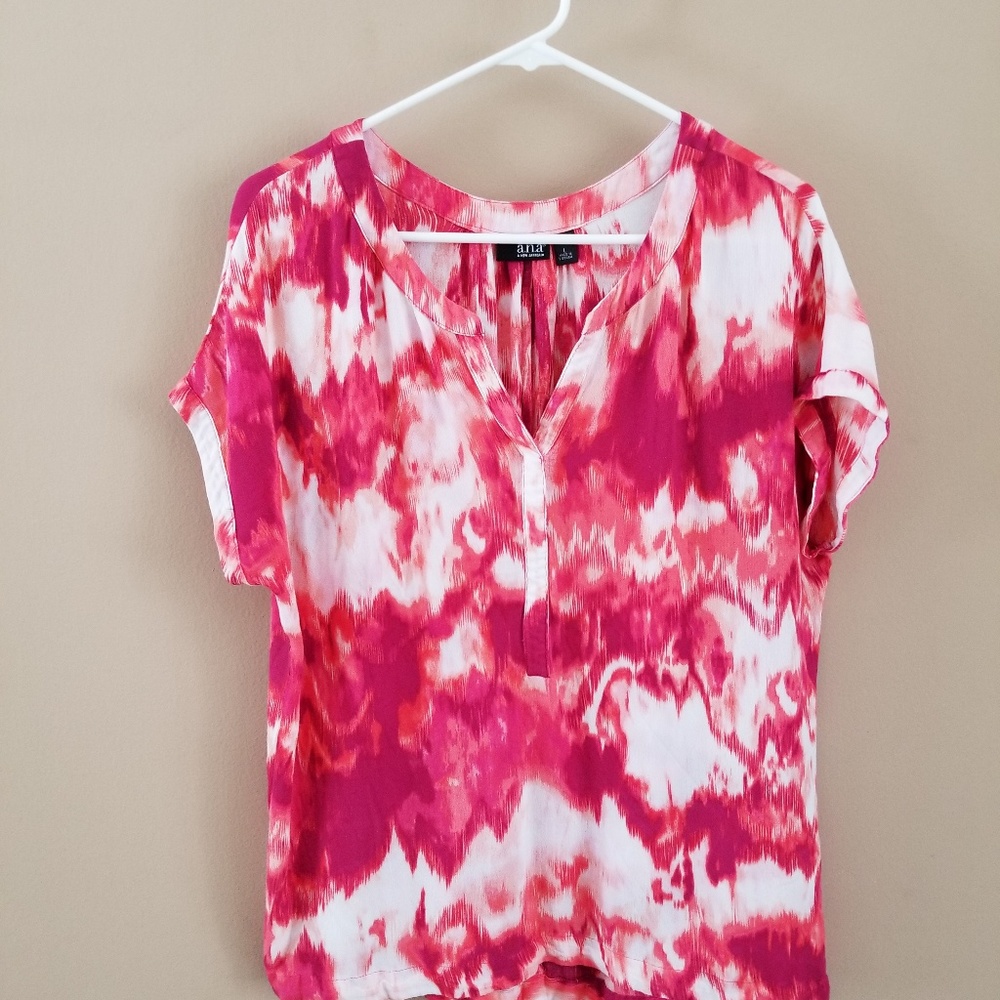 a.n.a. Bright V-Neck Short Sleeve Blouse